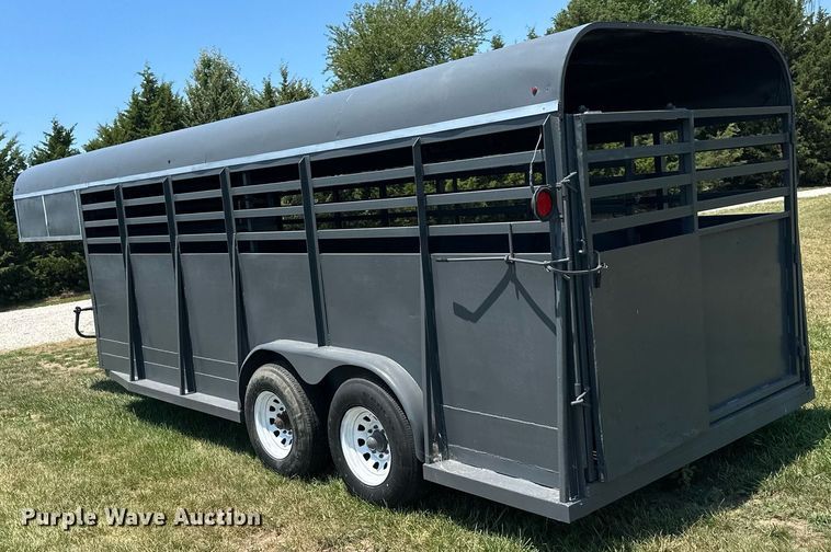 image for item LP9988 1987 Ponderousa  livestock trailer