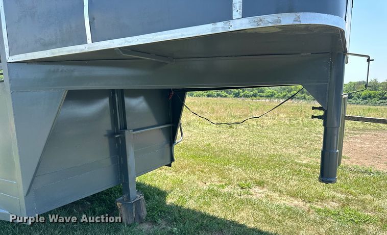 image for item LP9988 1987 Ponderousa  livestock trailer