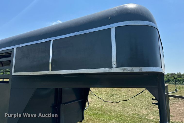 image for item LP9988 1987 Ponderousa  livestock trailer