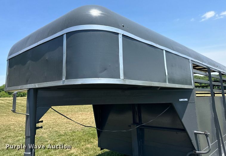 image for item LP9988 1987 Ponderousa  livestock trailer