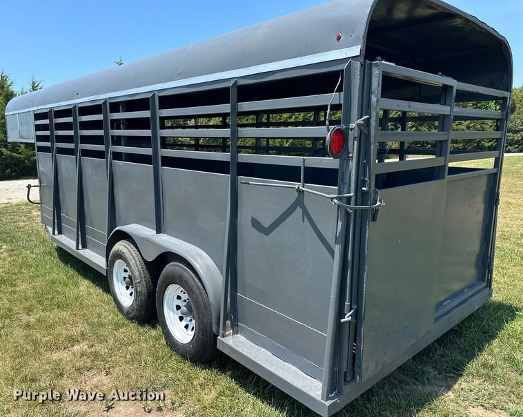 image for item LP9988 1987 Ponderousa  livestock trailer