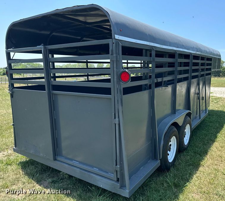 image for item LP9988 1987 Ponderousa  livestock trailer