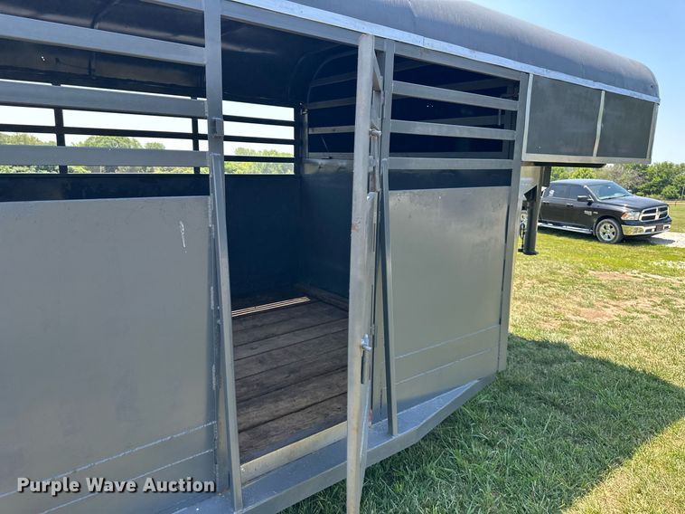 image for item LP9988 1987 Ponderousa  livestock trailer