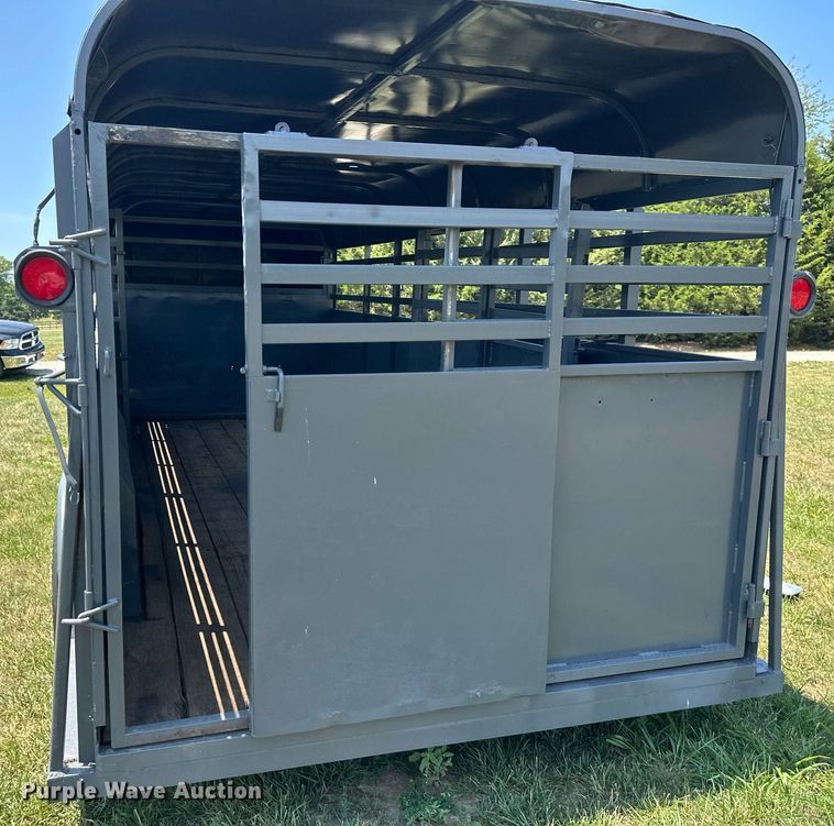 image for item LP9988 1987 Ponderousa  livestock trailer