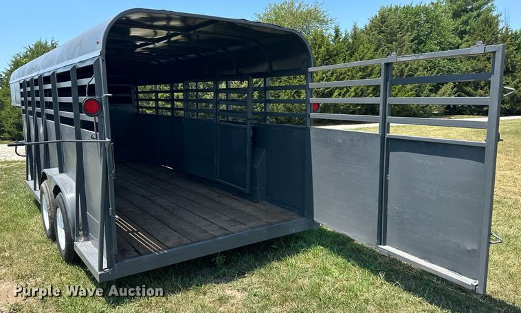 image for item LP9988 1987 Ponderousa  livestock trailer
