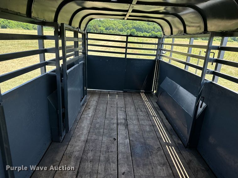 image for item LP9988 1987 Ponderousa  livestock trailer