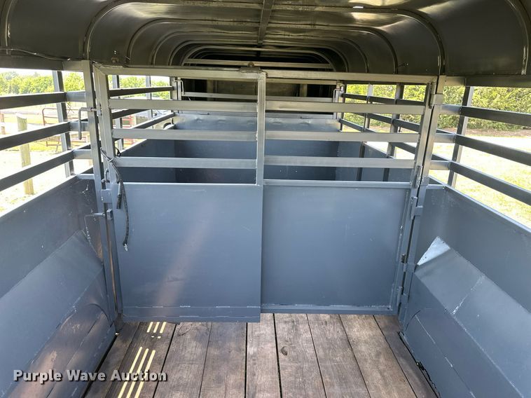 image for item LP9988 1987 Ponderousa  livestock trailer