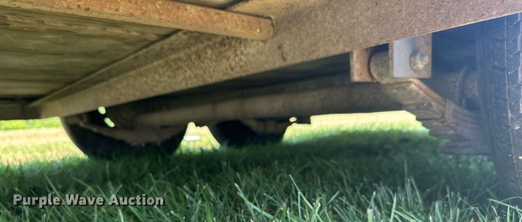 image for item LP9988 1987 Ponderousa  livestock trailer