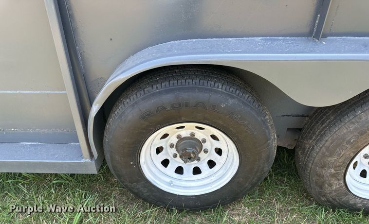 image for item LP9988 1987 Ponderousa  livestock trailer
