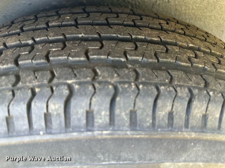 image for item LP9988 1987 Ponderousa  livestock trailer