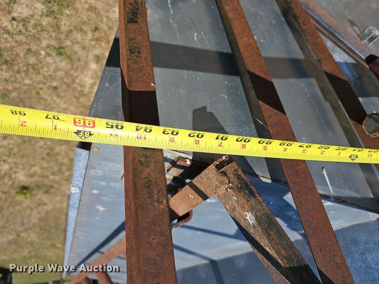 image for item LW9752 Hostetler  creep feeder