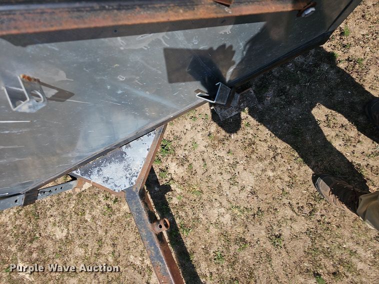 image for item LW9752 Hostetler  creep feeder