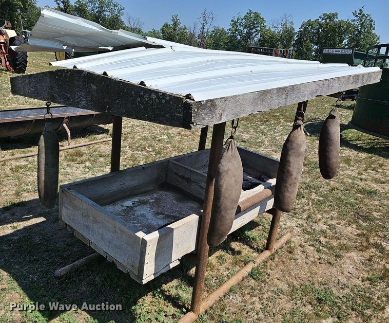 image for item LW9765 Livestock equipment