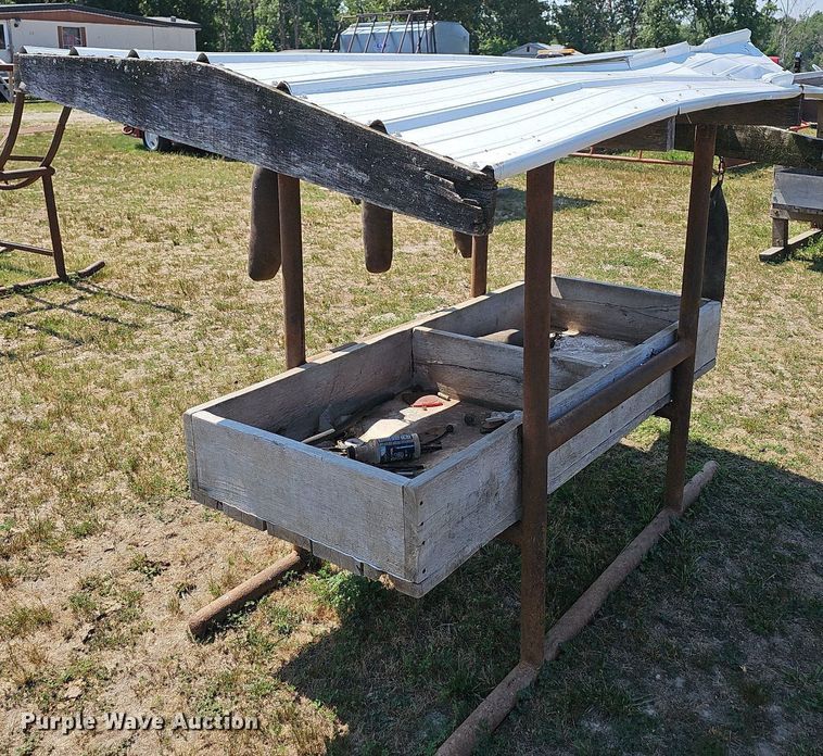 image for item LW9765 Livestock equipment