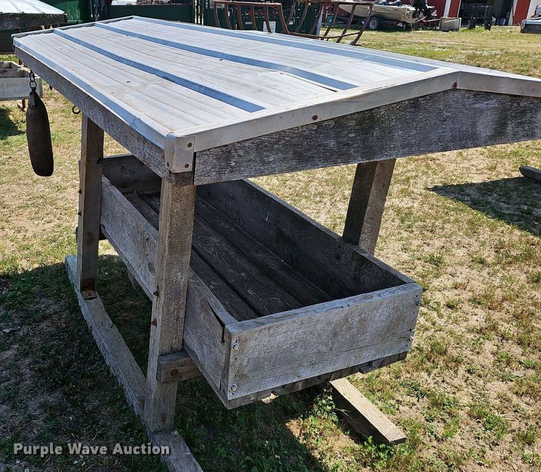 image for item LW9765 Livestock equipment