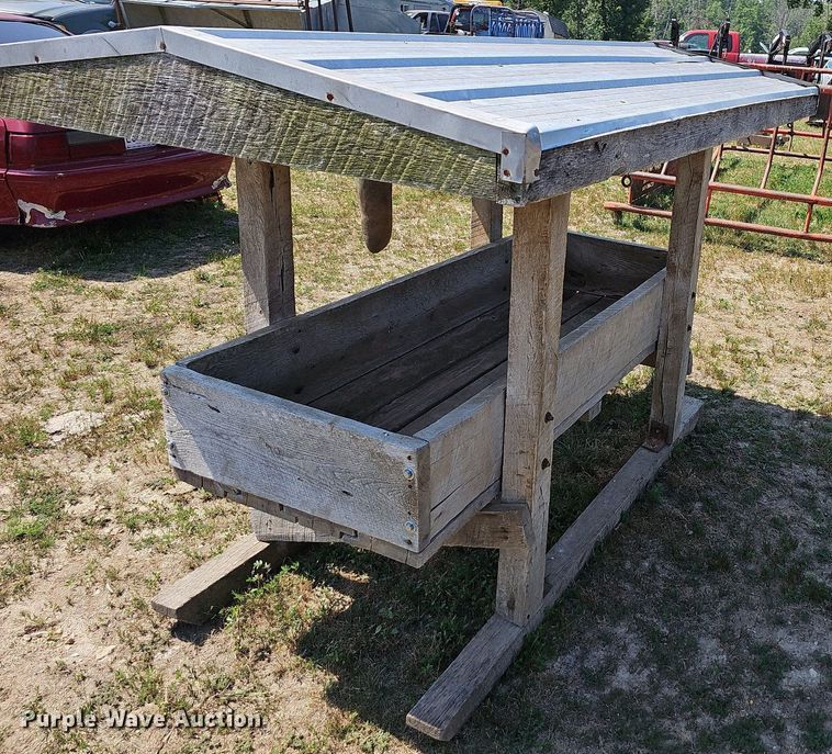 image for item LW9765 Livestock equipment