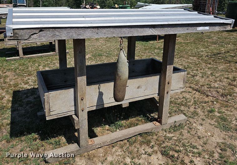 image for item LW9765 Livestock equipment