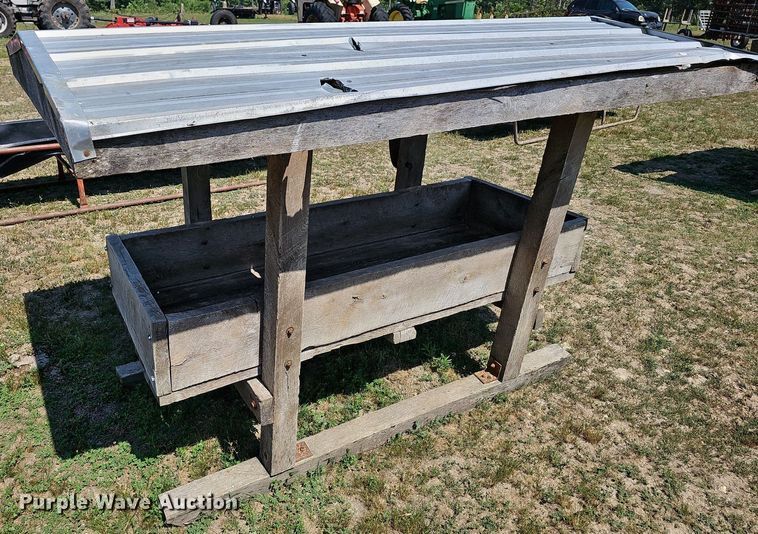 image for item LW9765 Livestock equipment