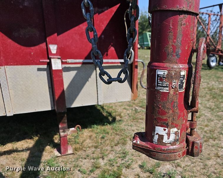 image for item LW9768 2007 Travalong Advantage  livestock trailer