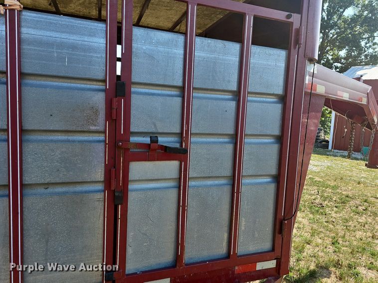 image for item LW9768 2007 Travalong Advantage  livestock trailer