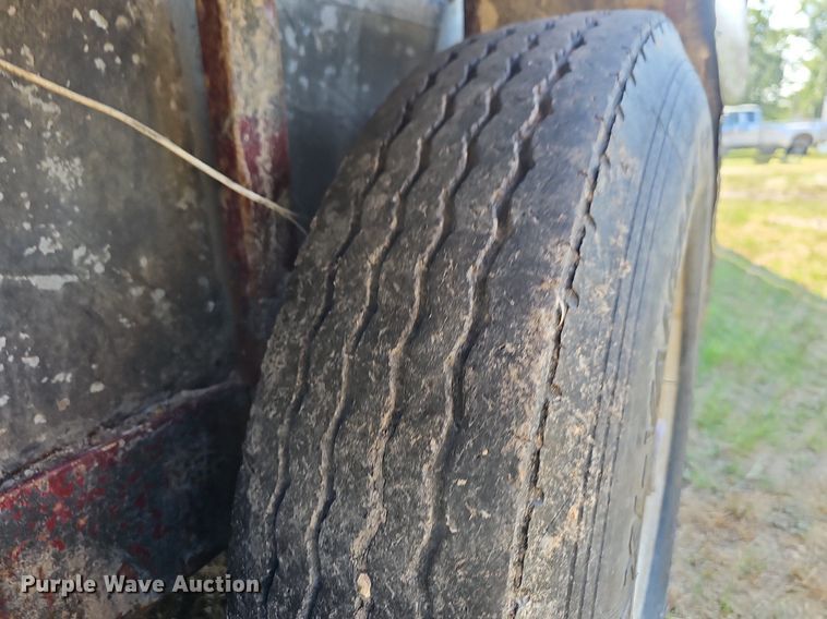 image for item LW9768 2007 Travalong Advantage  livestock trailer