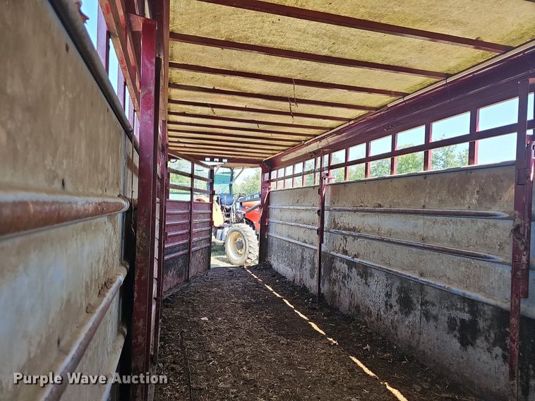 image for item LW9768 2007 Travalong Advantage  livestock trailer
