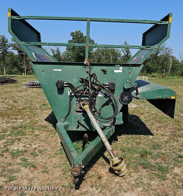 image for item LW9770 Bale King  bale processor