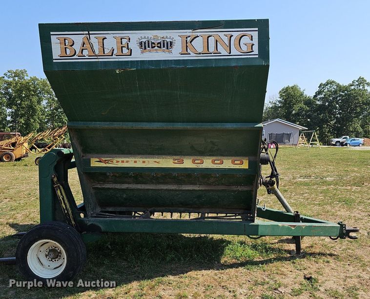 image for item LW9770 Bale King  bale processor