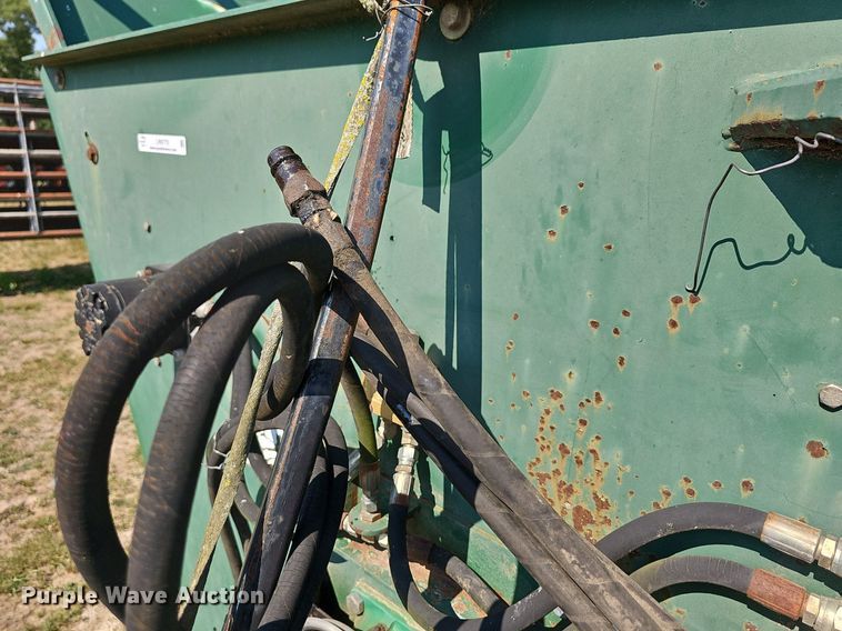 image for item LW9770 Bale King  bale processor