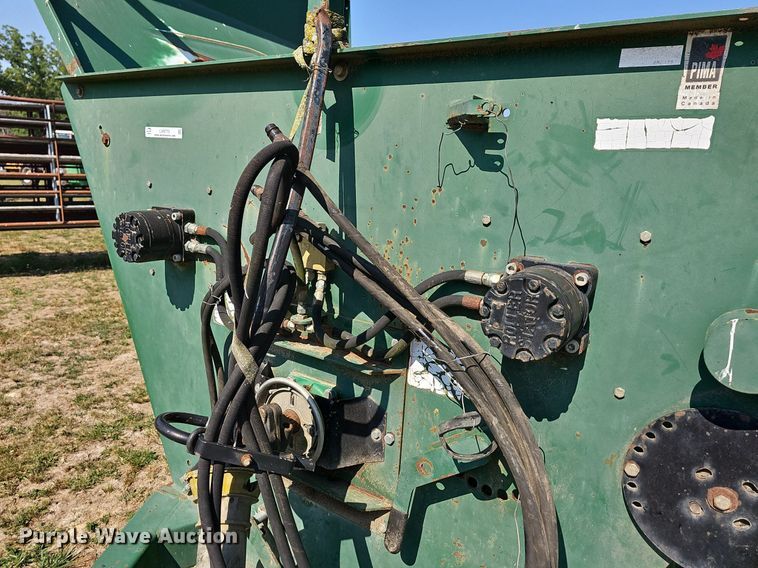 image for item LW9770 Bale King  bale processor