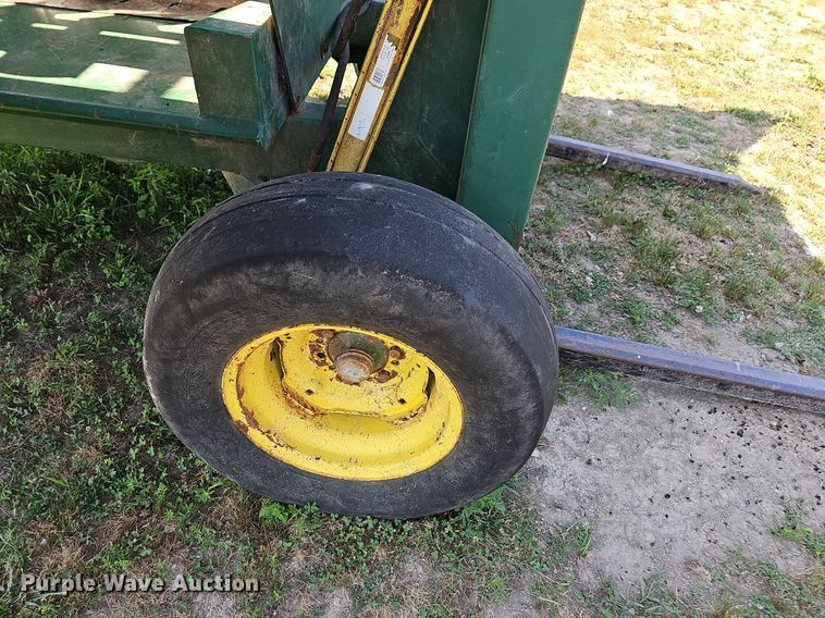 image for item LW9770 Bale King  bale processor