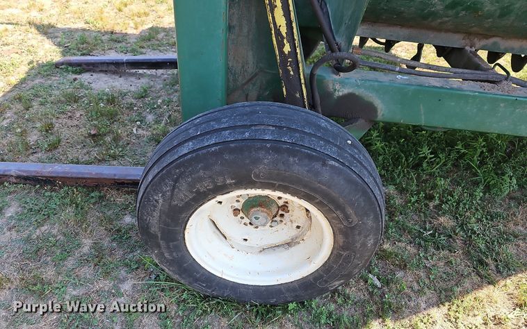 image for item LW9770 Bale King  bale processor