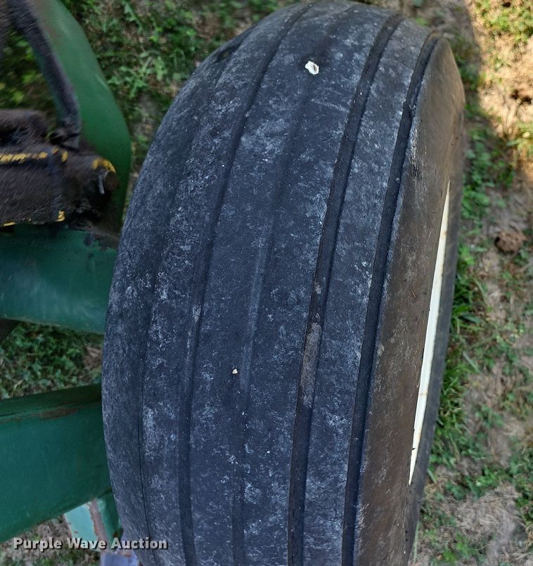 image for item LW9770 Bale King  bale processor