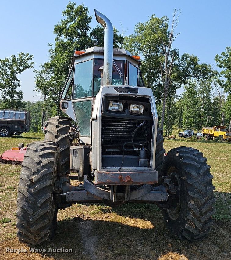 image for item LW9774 1983 White 2-135 Series 3 Field Boss  MFWD tractor