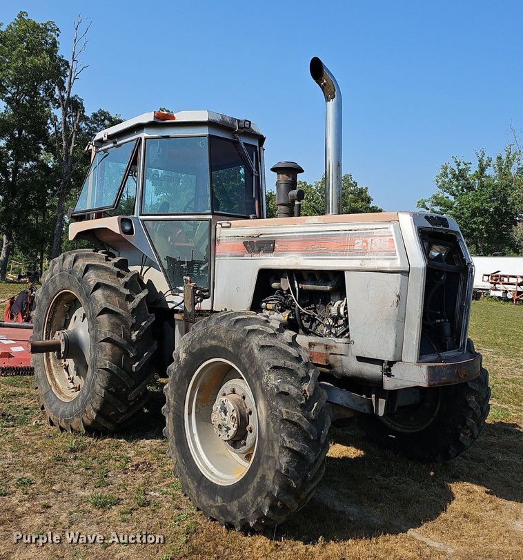 image for item LW9774 1983 White 2-135 Series 3 Field Boss  MFWD tractor