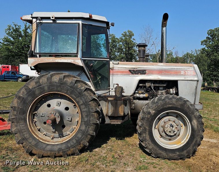 image for item LW9774 1983 White 2-135 Series 3 Field Boss  MFWD tractor