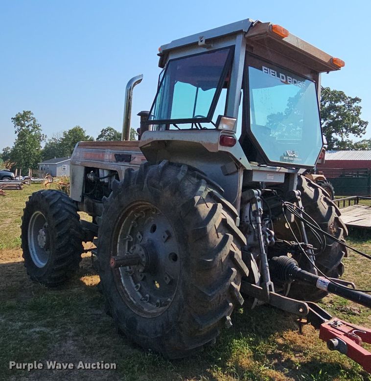 image for item LW9774 1983 White 2-135 Series 3 Field Boss  MFWD tractor