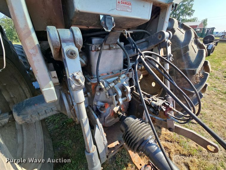 image for item LW9774 1983 White 2-135 Series 3 Field Boss  MFWD tractor