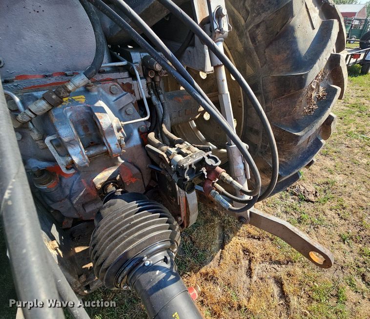 image for item LW9774 1983 White 2-135 Series 3 Field Boss  MFWD tractor