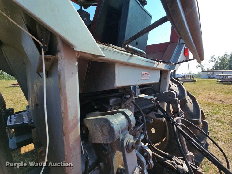 image for item LW9774 1983 White 2-135 Series 3 Field Boss  MFWD tractor