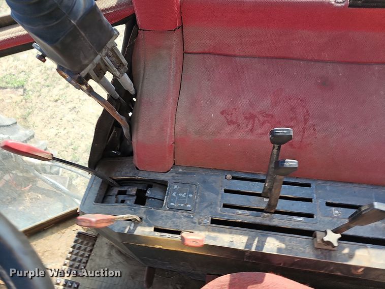 image for item LW9774 1983 White 2-135 Series 3 Field Boss  MFWD tractor