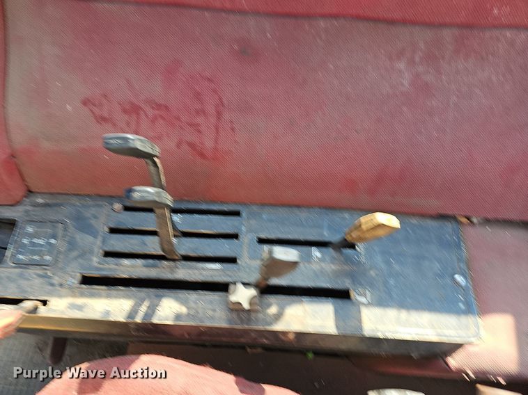 image for item LW9774 1983 White 2-135 Series 3 Field Boss  MFWD tractor