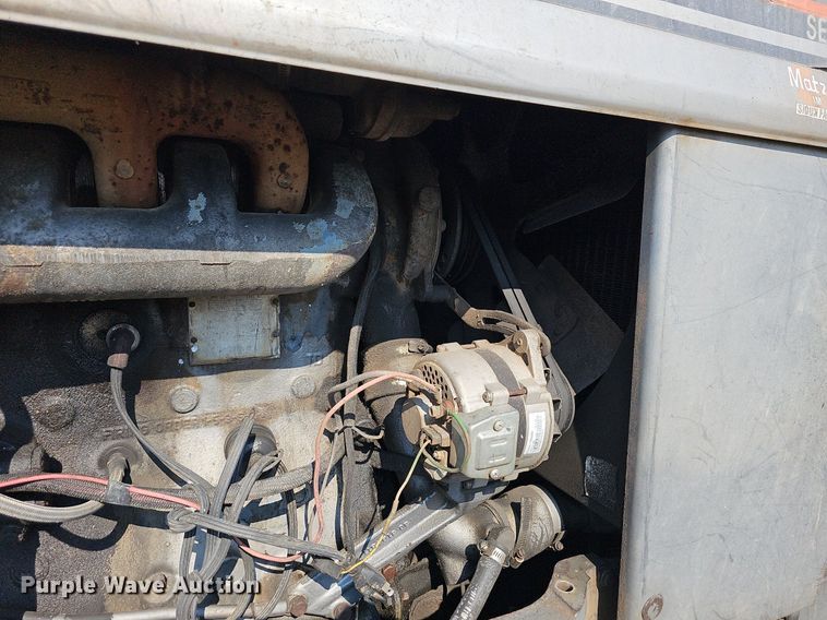 image for item LW9774 1983 White 2-135 Series 3 Field Boss  MFWD tractor