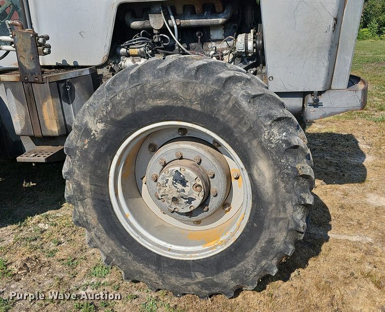 image for item LW9774 1983 White 2-135 Series 3 Field Boss  MFWD tractor