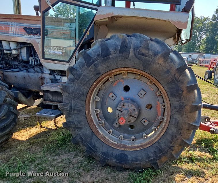 image for item LW9774 1983 White 2-135 Series 3 Field Boss  MFWD tractor