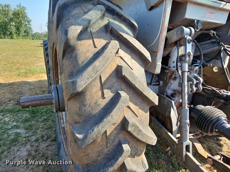 image for item LW9774 1983 White 2-135 Series 3 Field Boss  MFWD tractor