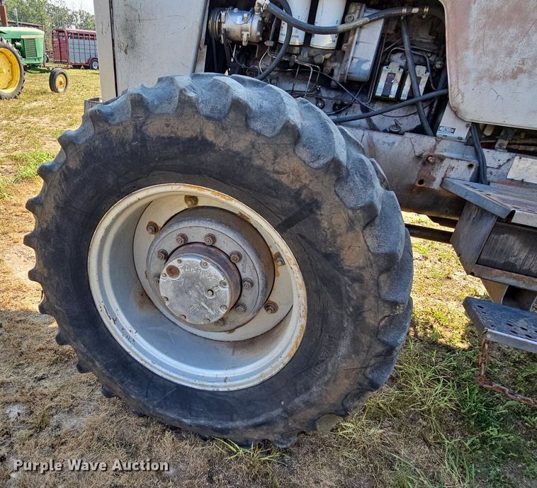 image for item LW9774 1983 White 2-135 Series 3 Field Boss  MFWD tractor