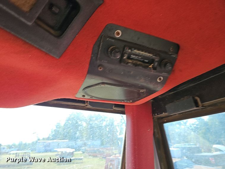 image for item LW9774 1983 White 2-135 Series 3 Field Boss  MFWD tractor