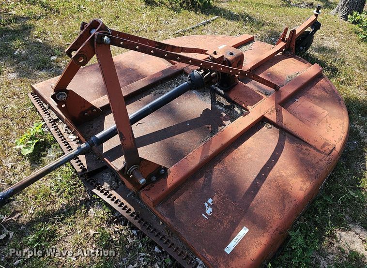 image for item LW9775 (2) pieces of ag equipment