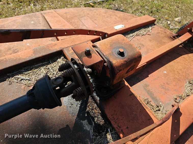 image for item LW9775 (2) pieces of ag equipment